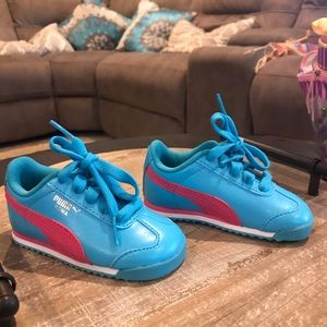 Toddler size 6 Roma Pumas